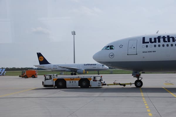 08_Lufthansa-Schlepper-Flughafen-Muenchen