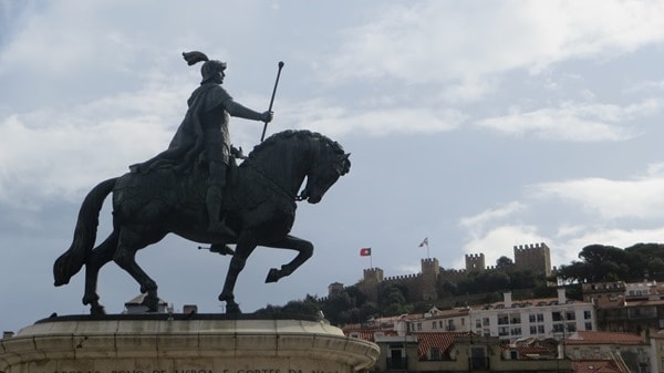 08_Reiterstatue-Castelo-de-Sao-Jorge-Praca-da-Figueira-Lissabon-Portugal