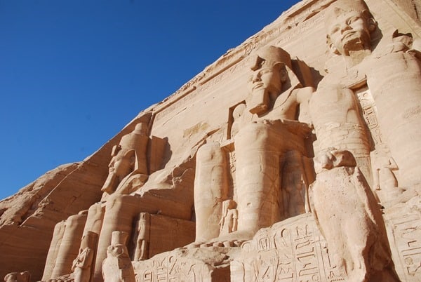 Abu Simbel Großer Tempel Statuen Ägypten Urlaub Nilkreuzfahrt