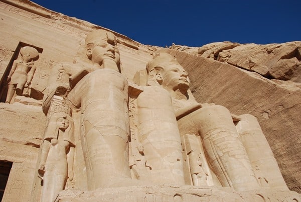 Abu Simbel Großer Tempel Statuen Ägypten Urlaub Nilkreuzfahrt