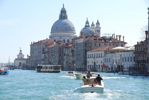 00 Canal Grande Venedig Italien 590x395 1