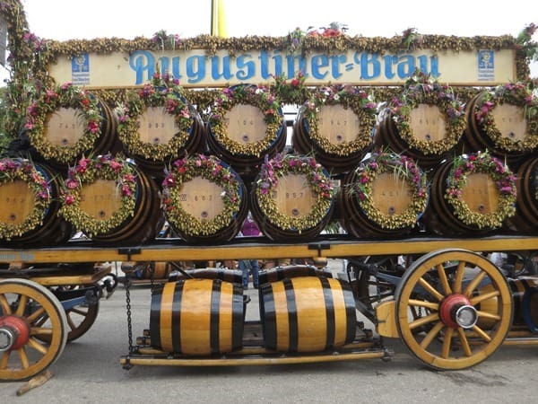 02_Festbier-Wiesn-Oktoberfest-Muenchen