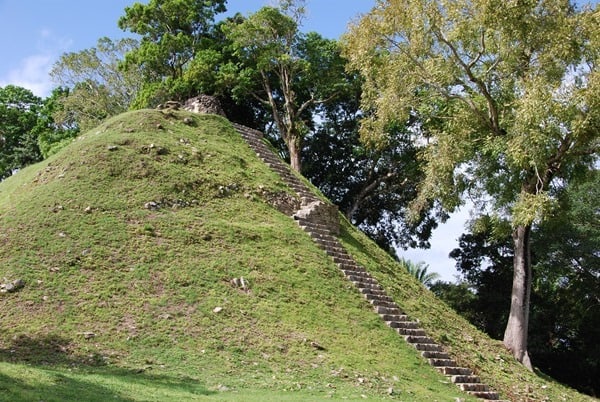 05_Altun-Ha-Maya-Stufenpyramide-Belize