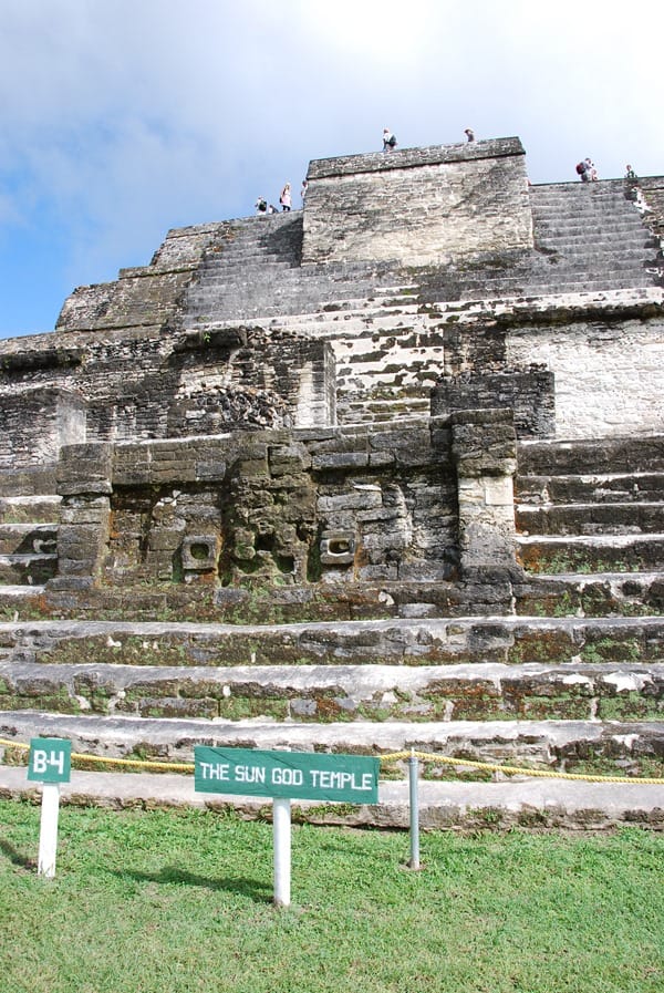 13_Altun-Ha-Sonnengott-Tempel-Maya-Belize