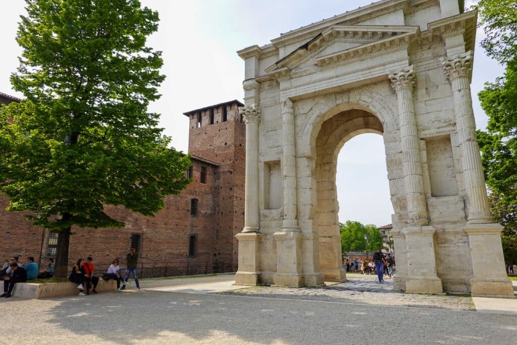 Arco dei Gavi Verona Sehenswürdigkeiten Italien