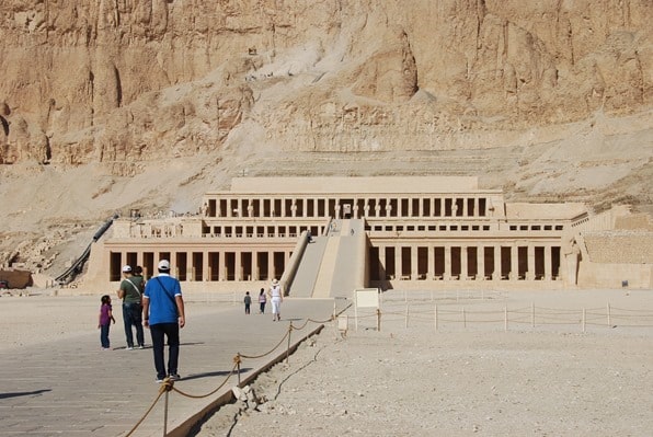 Nilkreuzfahrt Tempel der Hatschepsut Luxor Ägypten Urlaub