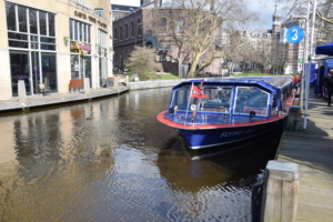 grachtenboot flying dutchman grachtenfahrt amsterdam hard rock cafe holland niederlande