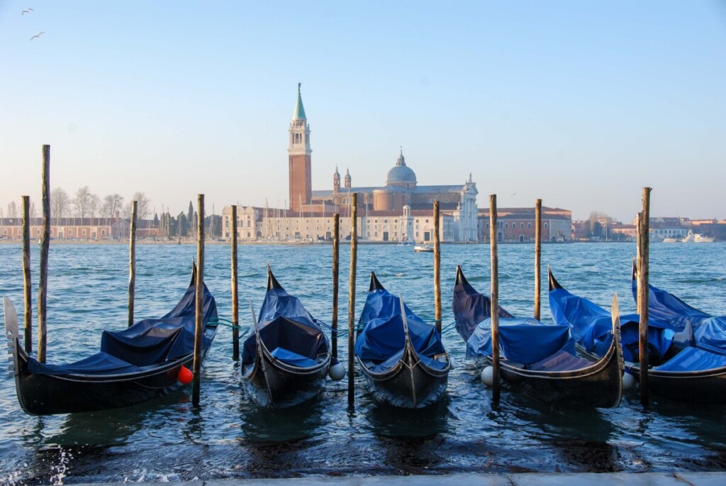 Gondeln Venedig Sehenswürdigkeiten Venetien Italien