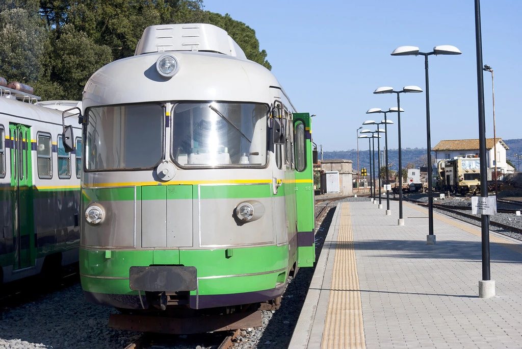Zug Eisenbahn Trenino Verde Bosa Sardinien Italien Zug Eisenbahn Trenino Verde Bosa Sardinien Italien