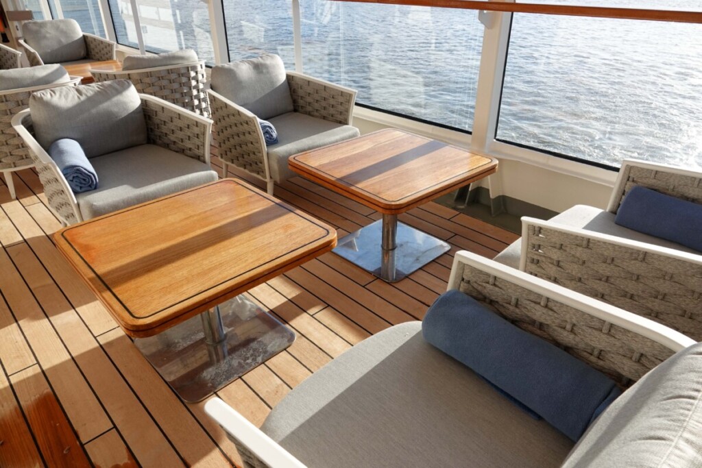 Sonnendeck Deck 8 Hanseatic Nature Kreuzfahrtschiff Hapag-Lloyd Cruises