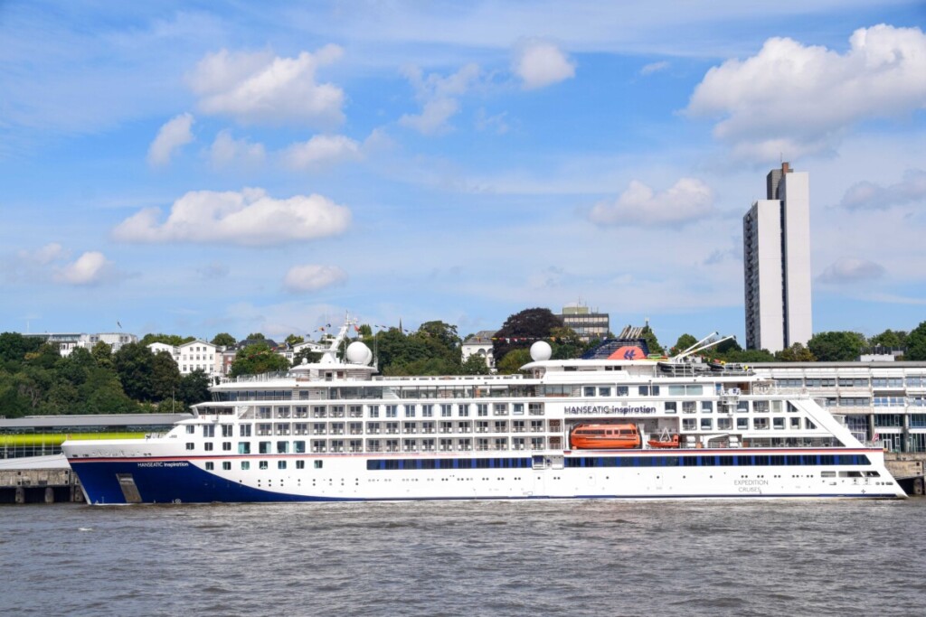 Expeditions-Kreuzfahrtschiff Hanseatic Inspiration Hapag-Lloyd Cruises Hamburg Cruise Center Altona