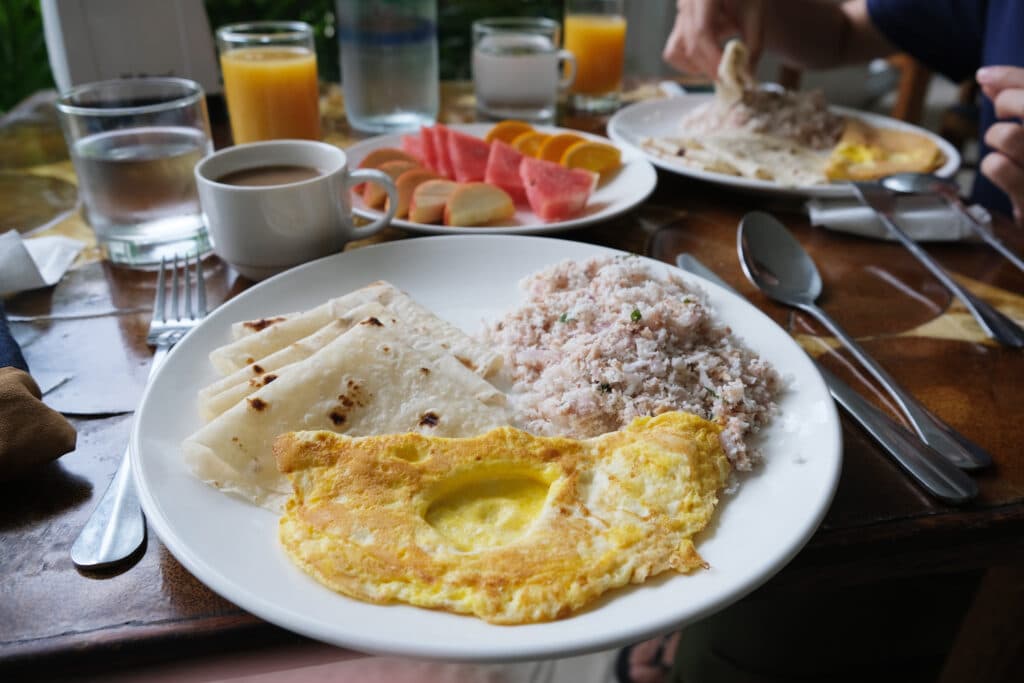 Malediven günstig Essen Frühstück